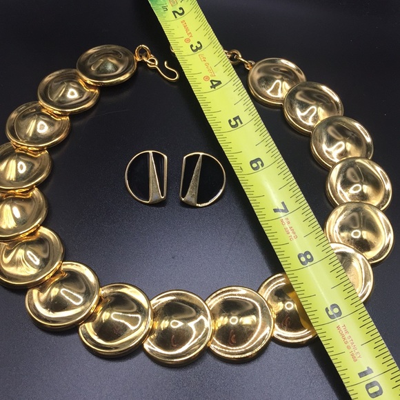 Monet gold necklace and earrings - Picture 4 of 6